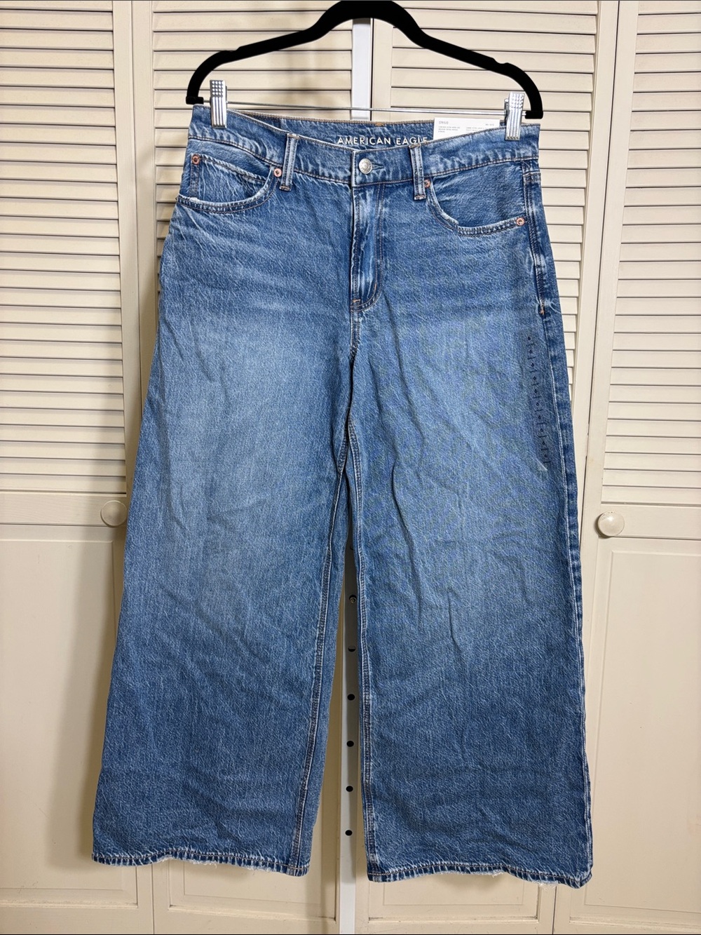NWT American Eagle AE Low-Rise Ultra Wide-Leg Jean Size 28W Short